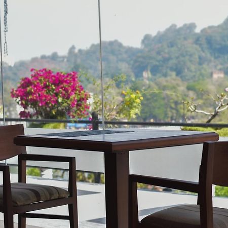 Heaven Seven Kandy Bagian luar foto