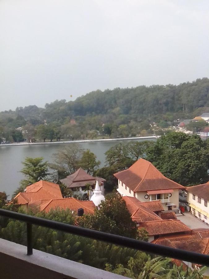 Heaven Seven Kandy Bagian luar foto