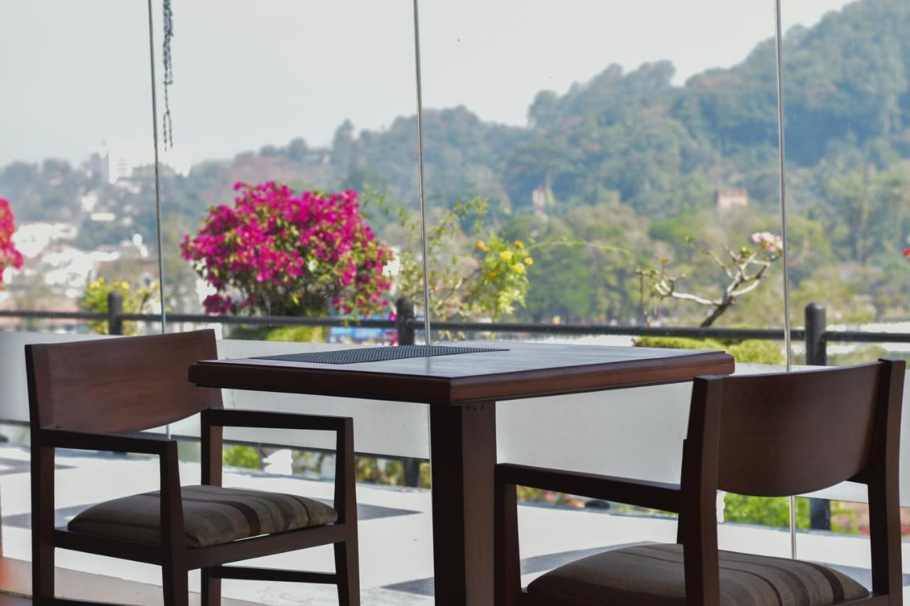Heaven Seven Kandy Bagian luar foto