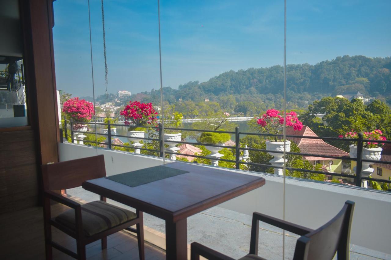 Heaven Seven Kandy Bagian luar foto