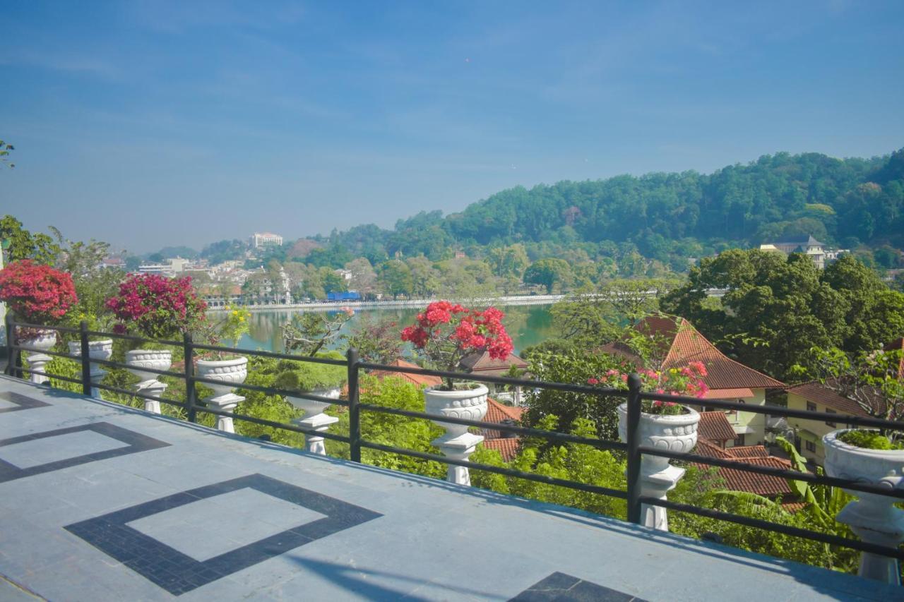 Heaven Seven Kandy Bagian luar foto