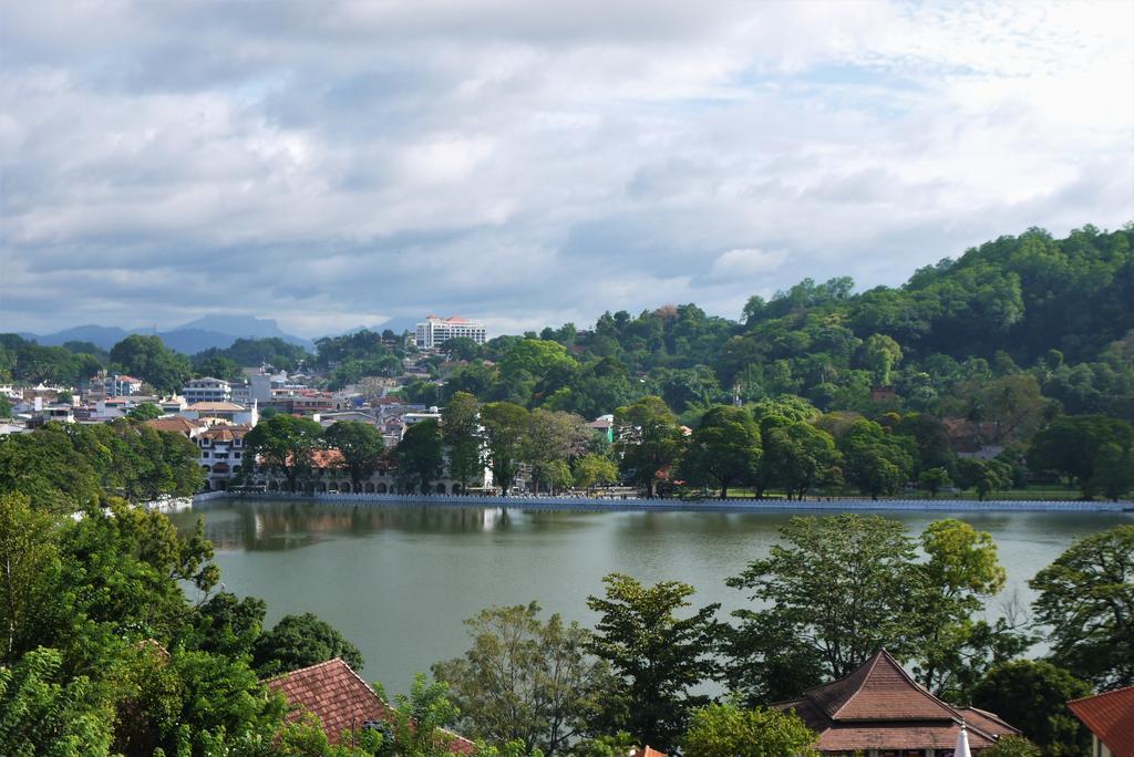 Heaven Seven Kandy Bagian luar foto