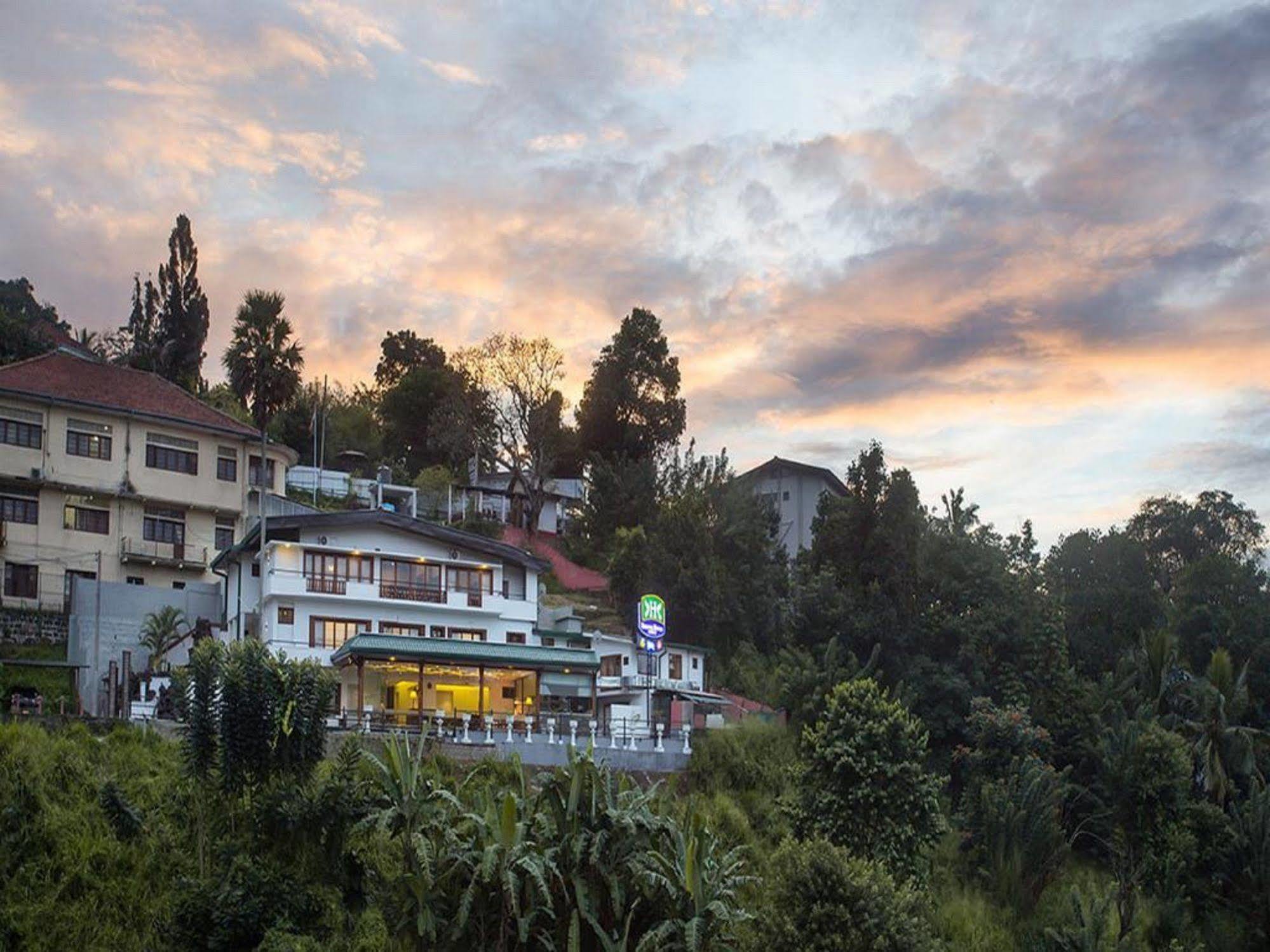 Heaven Seven Kandy Bagian luar foto